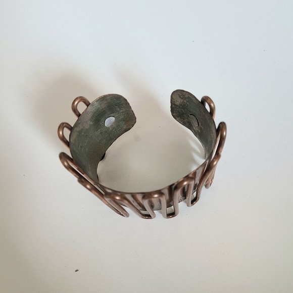 Copper swirl design cuff bracelet. - Picture 9 of 11